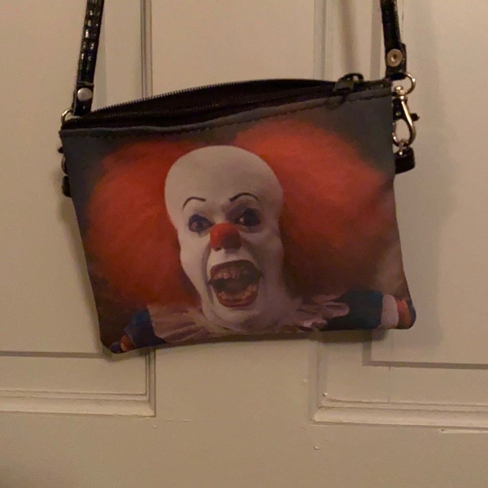 Pennywise clutch